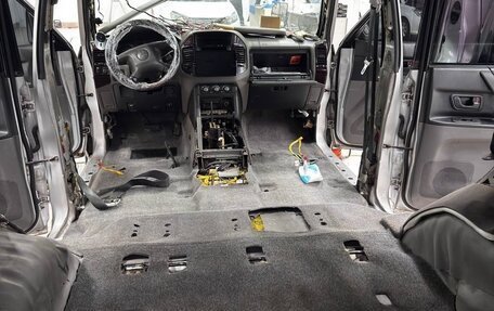 Mitsubishi Pajero III рестайлинг, 2001 год, 930 000 рублей, 15 фотография