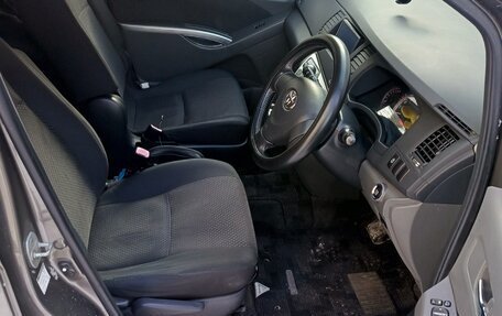 Toyota ISis I, 2010 год, 1 240 000 рублей, 4 фотография