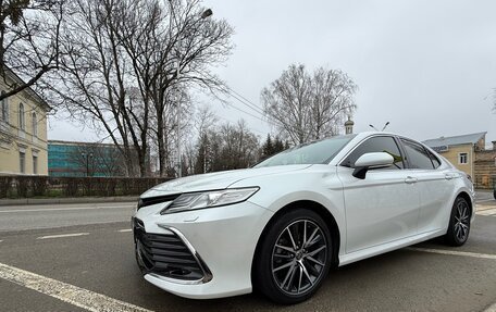 Toyota Camry, 2021 год, 3 580 000 рублей, 2 фотография