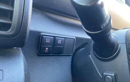 Toyota Sienta II, 2019 год, 1 690 000 рублей, 15 фотография