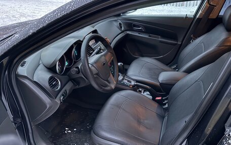 Chevrolet Cruze II, 2010 год, 800 000 рублей, 7 фотография