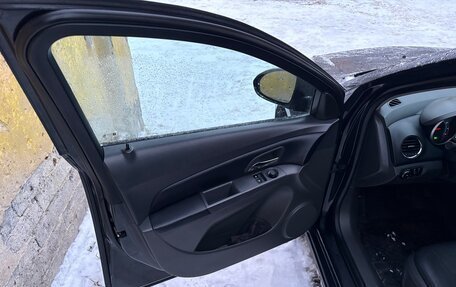 Chevrolet Cruze II, 2010 год, 800 000 рублей, 9 фотография