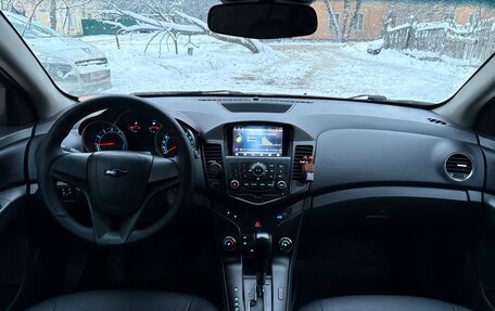 Chevrolet Cruze II, 2010 год, 800 000 рублей, 12 фотография