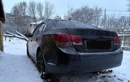 Chevrolet Cruze II, 2010 год, 800 000 рублей, 4 фотография