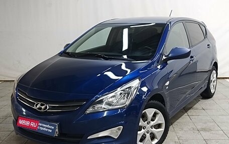 Hyundai Solaris II рестайлинг, 2015 год, 880 000 рублей, 1 фотография