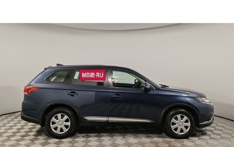 Mitsubishi Outlander III рестайлинг 3, 2019 год, 2 049 000 рублей, 4 фотография