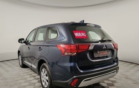 Mitsubishi Outlander III рестайлинг 3, 2019 год, 2 049 000 рублей, 7 фотография