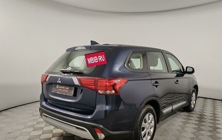 Mitsubishi Outlander III рестайлинг 3, 2019 год, 2 049 000 рублей, 5 фотография
