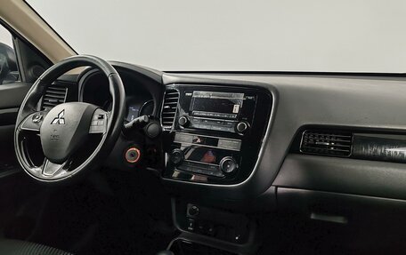 Mitsubishi Outlander III рестайлинг 3, 2019 год, 2 049 000 рублей, 10 фотография