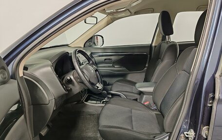 Mitsubishi Outlander III рестайлинг 3, 2019 год, 2 049 000 рублей, 15 фотография