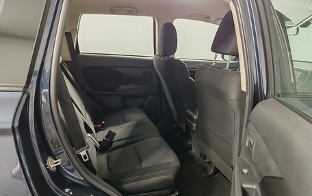 Mitsubishi Outlander III рестайлинг 3, 2019 год, 2 049 000 рублей, 18 фотография