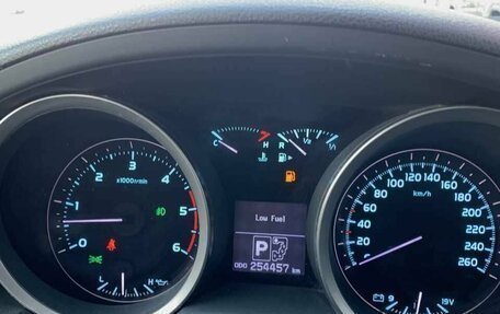 Toyota Land Cruiser 200, 2011 год, 2 920 000 рублей, 21 фотография