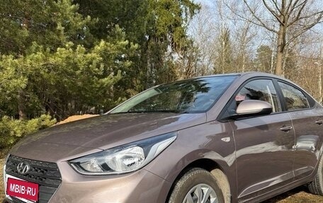 Hyundai Solaris II рестайлинг, 2018 год, 1 550 000 рублей, 1 фотография