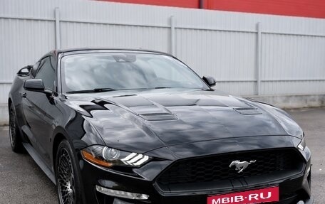 Ford Mustang VI рестайлинг, 2019 год, 3 300 000 рублей, 1 фотография