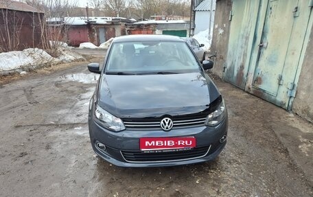 Volkswagen Polo VI (EU Market), 2013 год, 1 000 000 рублей, 1 фотография