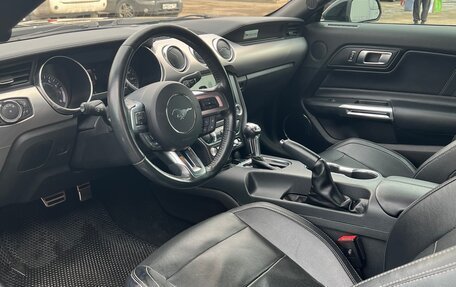 Ford Mustang VI рестайлинг, 2019 год, 3 300 000 рублей, 5 фотография