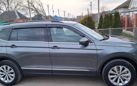 Volkswagen Tiguan II, 2021 год, 3 099 999 рублей, 2 фотография