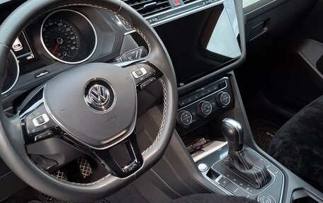 Volkswagen Tiguan II, 2021 год, 3 099 999 рублей, 10 фотография