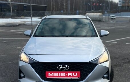 Hyundai Solaris II рестайлинг, 2022 год, 1 380 000 рублей, 5 фотография