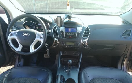 Hyundai ix35 I рестайлинг, 2012 год, 990 000 рублей, 10 фотография