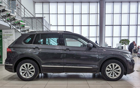 Volkswagen Tiguan II, 2020 год, 2 995 000 рублей, 5 фотография