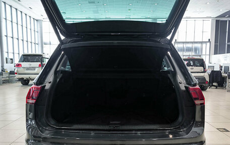 Volkswagen Tiguan II, 2020 год, 2 995 000 рублей, 12 фотография