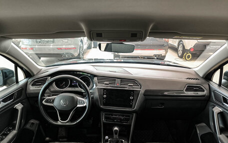 Volkswagen Tiguan II, 2020 год, 2 995 000 рублей, 17 фотография