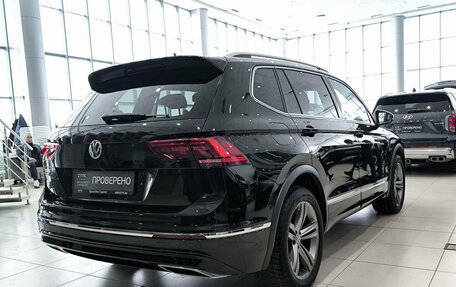 Volkswagen Tiguan II, 2019 год, 2 625 000 рублей, 6 фотография