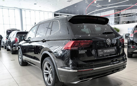 Volkswagen Tiguan II, 2019 год, 2 625 000 рублей, 8 фотография