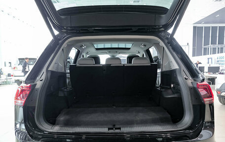 Volkswagen Tiguan II, 2019 год, 2 625 000 рублей, 12 фотография