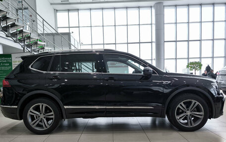 Volkswagen Tiguan II, 2019 год, 2 625 000 рублей, 5 фотография
