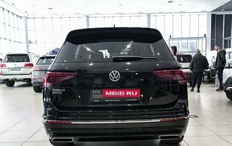 Volkswagen Tiguan II, 2019 год, 2 625 000 рублей, 7 фотография