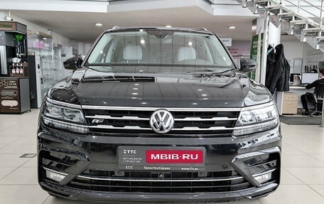 Volkswagen Tiguan II, 2019 год, 2 625 000 рублей, 2 фотография