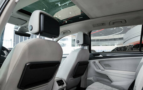 Volkswagen Tiguan II, 2019 год, 2 625 000 рублей, 15 фотография