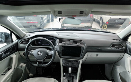 Volkswagen Tiguan II, 2019 год, 2 625 000 рублей, 17 фотография