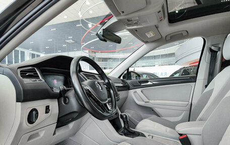 Volkswagen Tiguan II, 2019 год, 2 625 000 рублей, 20 фотография