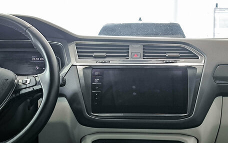 Volkswagen Tiguan II, 2019 год, 2 625 000 рублей, 18 фотография