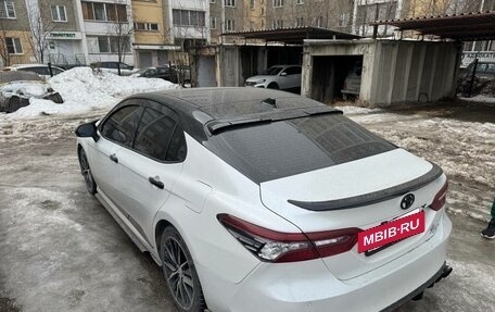 Toyota Camry, 2022 год, 3 450 000 рублей, 6 фотография