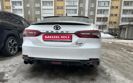 Toyota Camry, 2022 год, 3 450 000 рублей, 7 фотография