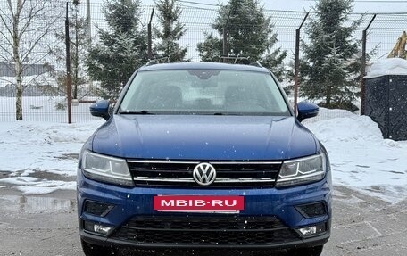 Volkswagen Tiguan II, 2020 год, 2 100 000 рублей, 2 фотография