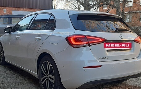 Mercedes-Benz A-Класс, 2019 год, 2 300 000 рублей, 4 фотография