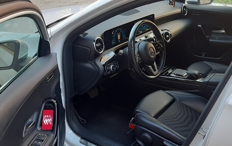 Mercedes-Benz A-Класс, 2019 год, 2 300 000 рублей, 6 фотография