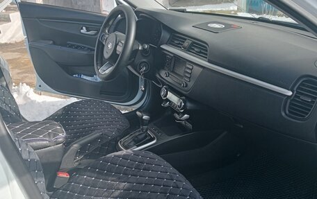 KIA Rio IV, 2018 год, 1 560 000 рублей, 10 фотография