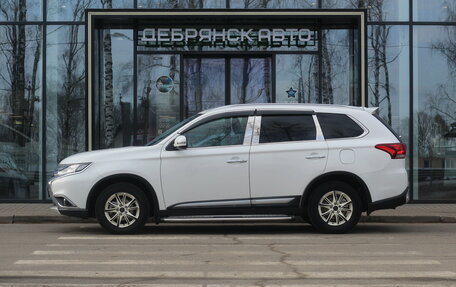 Mitsubishi Outlander III рестайлинг 3, 2015 год, 1 795 000 рублей, 2 фотография