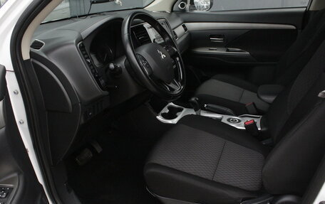 Mitsubishi Outlander III рестайлинг 3, 2015 год, 1 795 000 рублей, 6 фотография