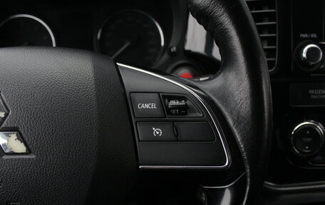 Mitsubishi Outlander III рестайлинг 3, 2015 год, 1 795 000 рублей, 11 фотография