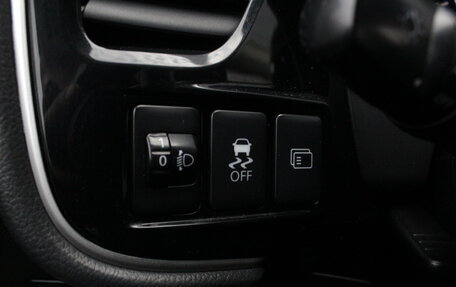 Mitsubishi Outlander III рестайлинг 3, 2015 год, 1 795 000 рублей, 18 фотография