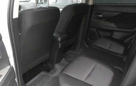 Mitsubishi Outlander III рестайлинг 3, 2015 год, 1 795 000 рублей, 20 фотография