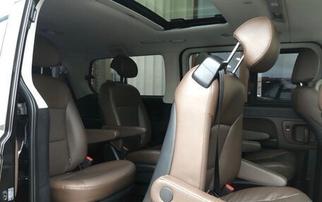 Hyundai Grand Starex Grand Starex I рестайлинг 2, 2018 год, 4 000 000 рублей, 10 фотография