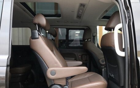 Hyundai Grand Starex Grand Starex I рестайлинг 2, 2018 год, 4 000 000 рублей, 9 фотография